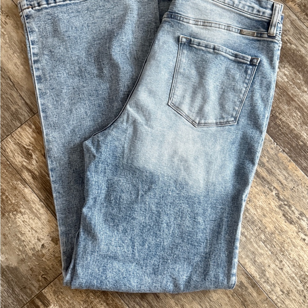 KanCan Womens Faded Blue Straight Jeans